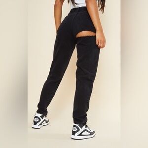 NWT PRETTYLITTLETHING WASHED BLACK BUM RIP MOM JEANS women’s size 2 26